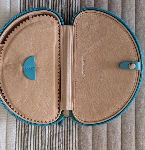 Rowallan Half Moon Leather Jewelry Case Tiffany Blue - Picture 7 of 9